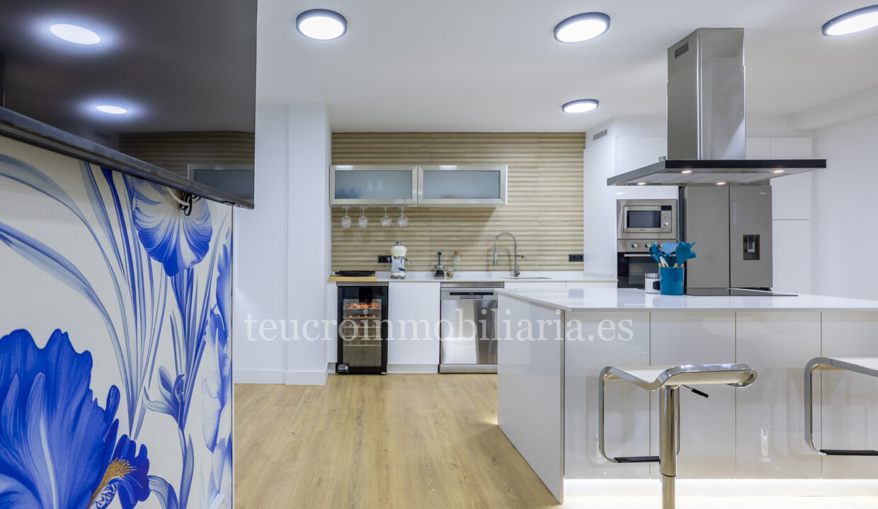 1771627495269-004_TEUCRO_02