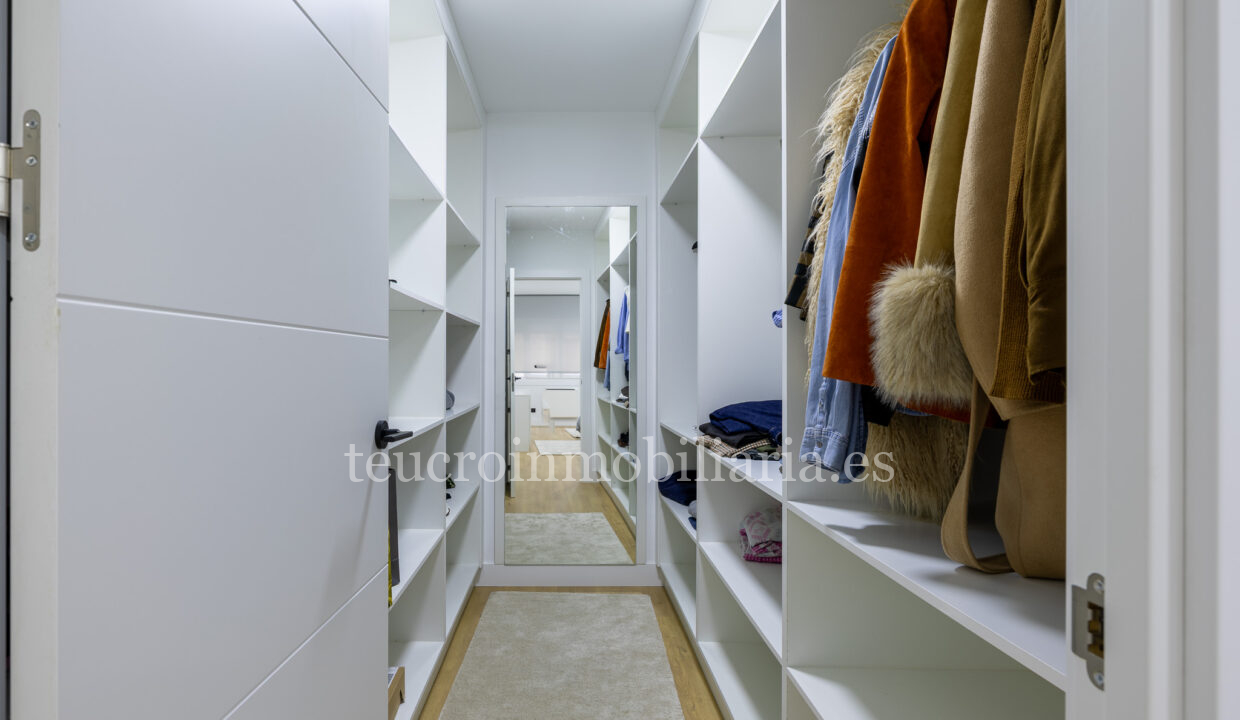 1771627525902-025_TEUCRO_02